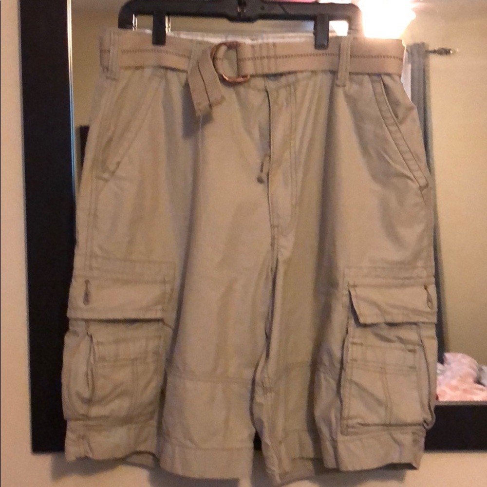 EUC Levi Cargo Shorts